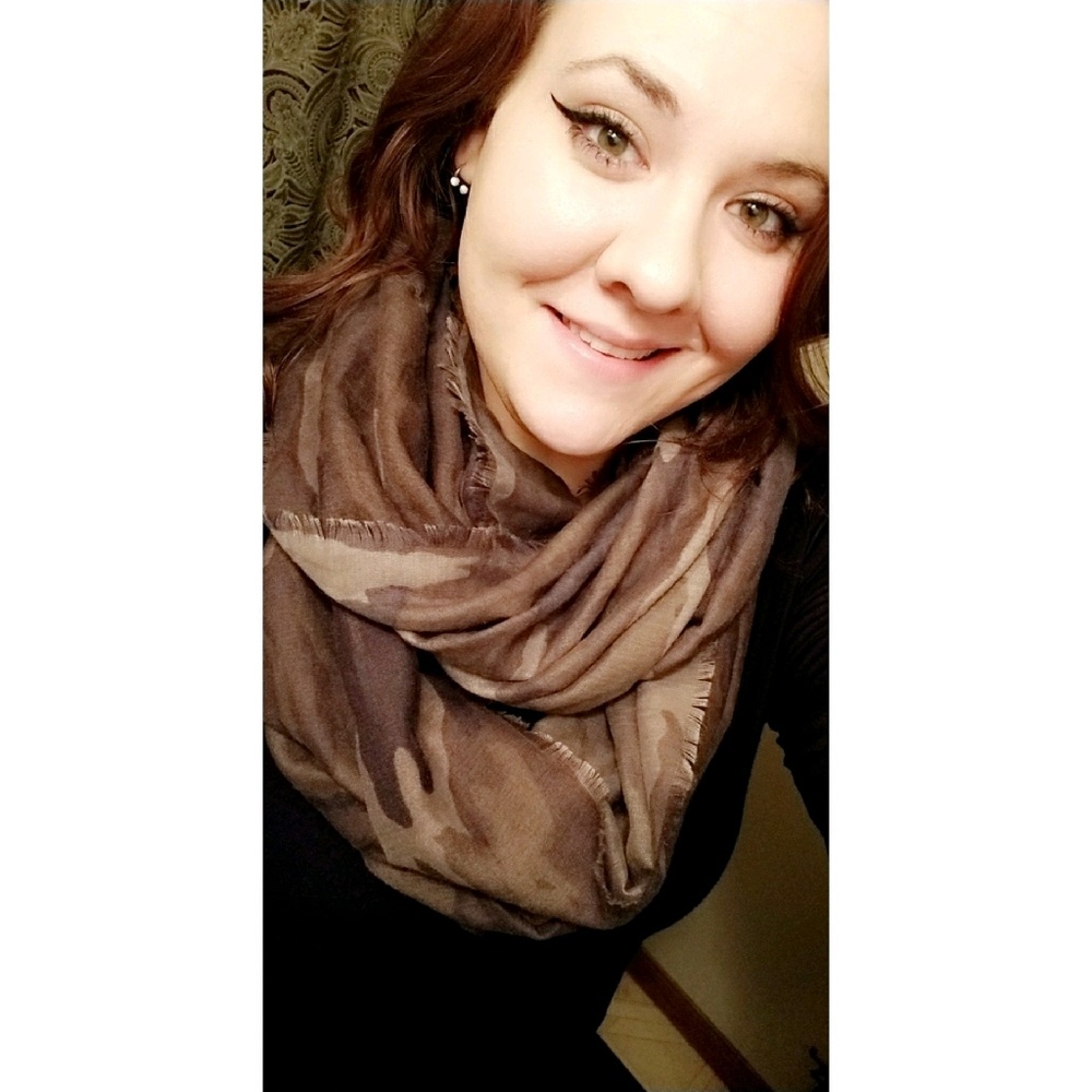 Meet your Posher, Brooke